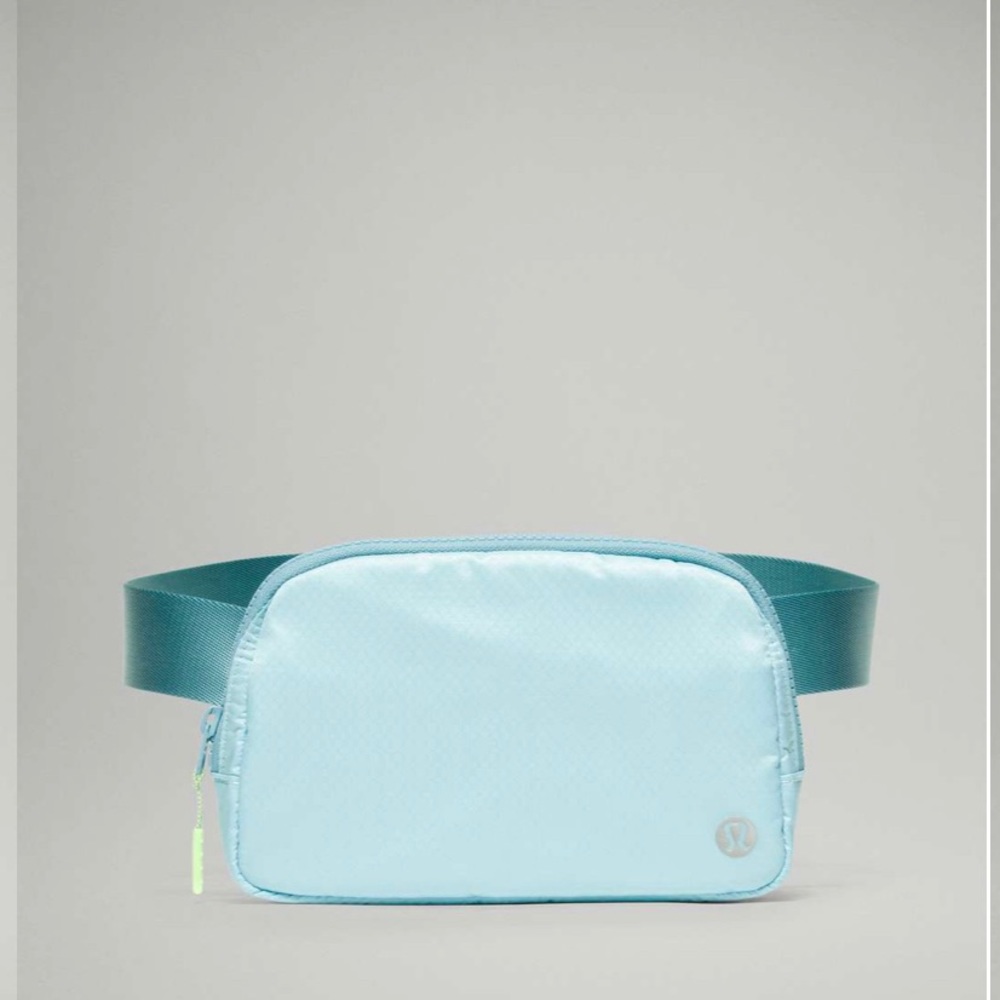Lululemon Everywhere Belt Bag 1L